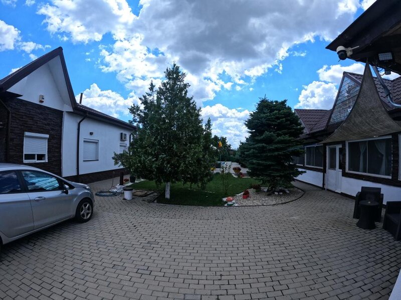 Proprietate exclusiva cu piscina, foisor si livada | 1.970 mp teren | 270 mp co